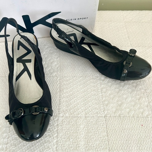 Anne Klein Slingback Wedge Shoes Black Glossy Toe Cap Comfort Davy size 8 - Picture 1 of 14